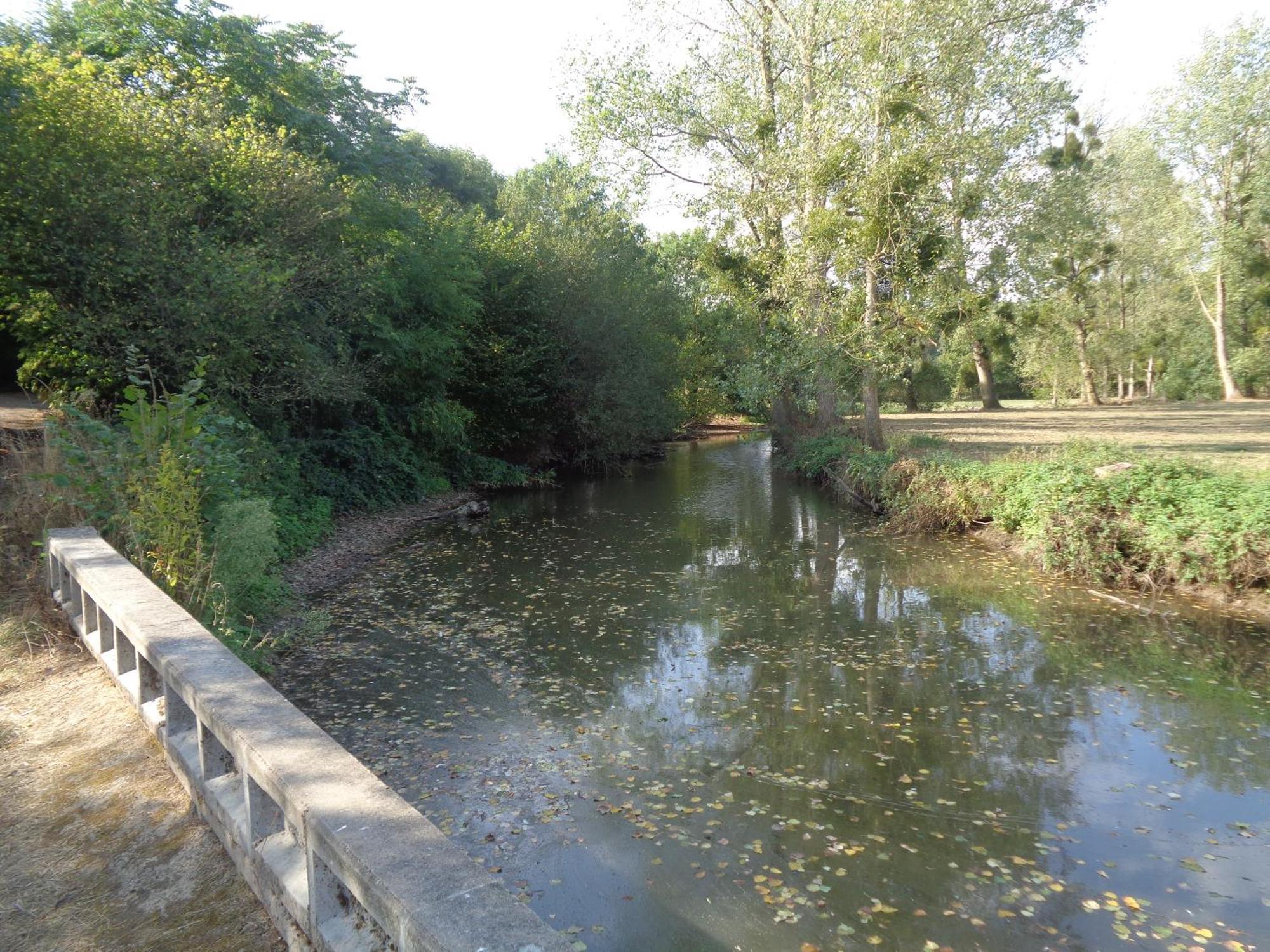 Au Fil De L'Eau Villa Le Boupere Bagian luar foto